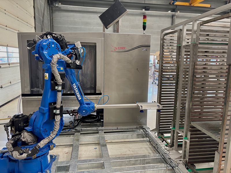 Automatische wascabine met robotcel CORY voor efficiënt reinigen van producten