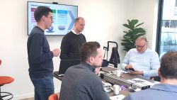 Wil jij ook een workshop of een training voor jouw team? We geven diverse trainingen: lineairtechniek, frequentieregelaars, PID-regeling, crane frequentieregelaar, closed-loop systemen, liftregelaars, elektromotoren en robottrainingen.
