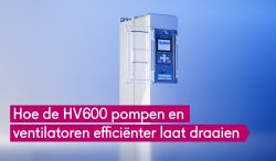 Veel ventilatoren en pompen draaien nog op volle kracht, terwijl dat vaak niet nodig is. Met de HV600 frequentieregelaar verbruikt een motor op 50% snelheid slechts 20% van de energie van een traditionele installatie. Dat bespaart stroom, pieken en slijtage, zonder dat comfort of luchtstromen eronder lijden.
