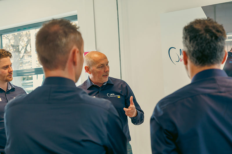 Wilt u het maximale uit uw motion toepassing halen? Met onze jarenlange ervaring, de Yaskawa I Cube controller en de Sigma 7 en Sigma X servo’s hebben wij alle kennis en tools in huis om de juiste oplossing voor uw systeem te kiezen. Neem contact met ons op, dan bespreken we samen welke opties het beste passen bij uw toepassing en hoe u efficiënt en nauwkeurig uw processen kunt optimaliseren.